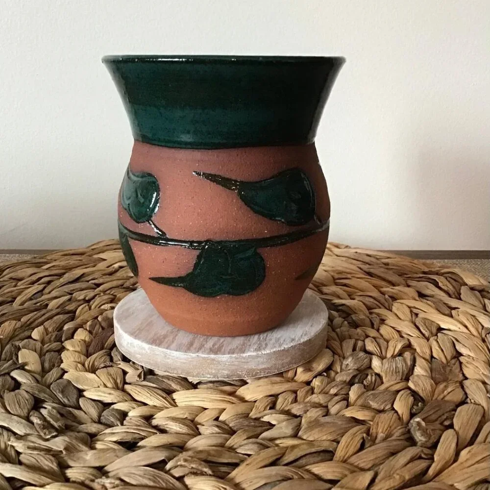 Vtg TG Coffee Mug Terra Cotta Green Glaze Leaf 12 fl oz. Farmhouse Cottagecore‎
